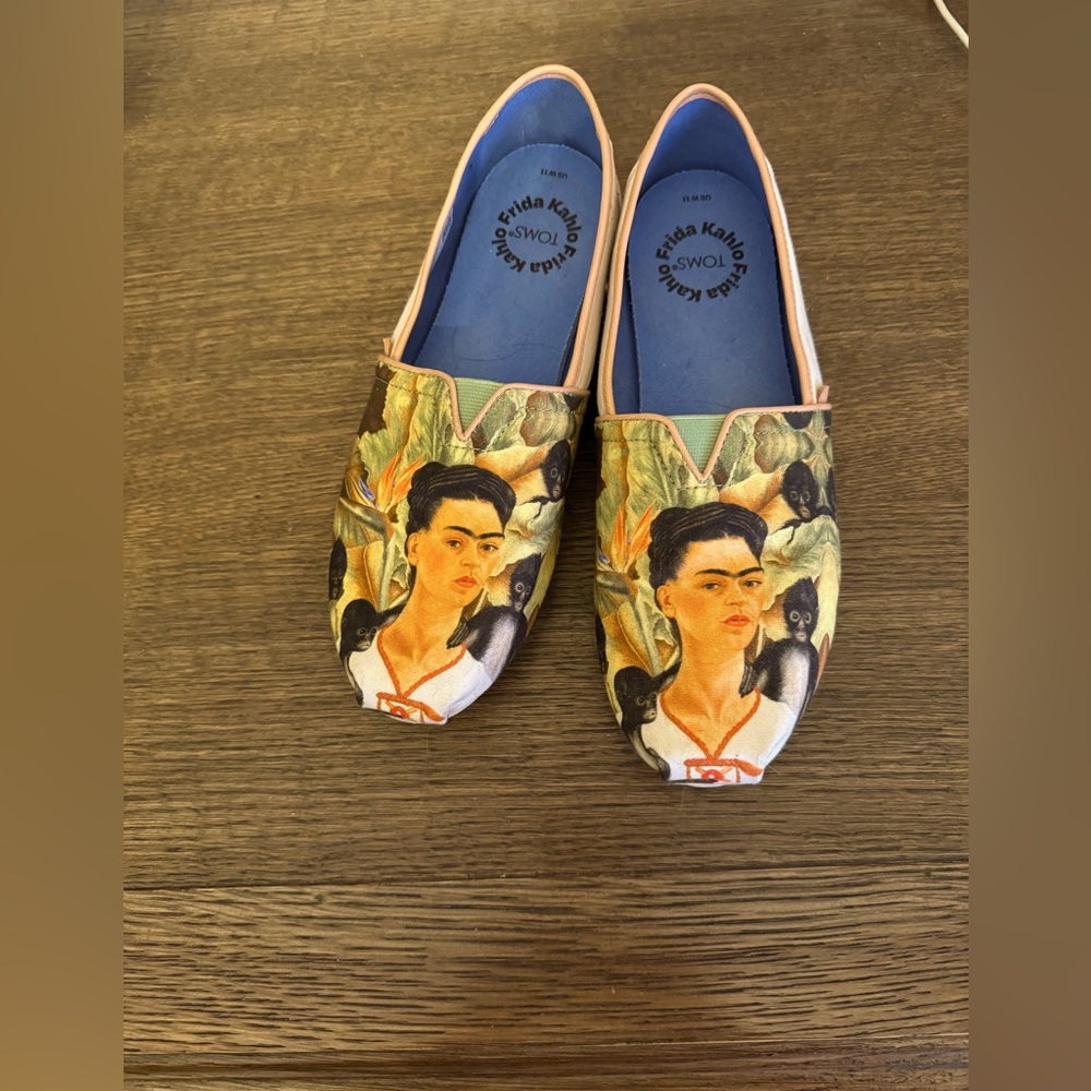 Frida Kahlo Toms Size 11